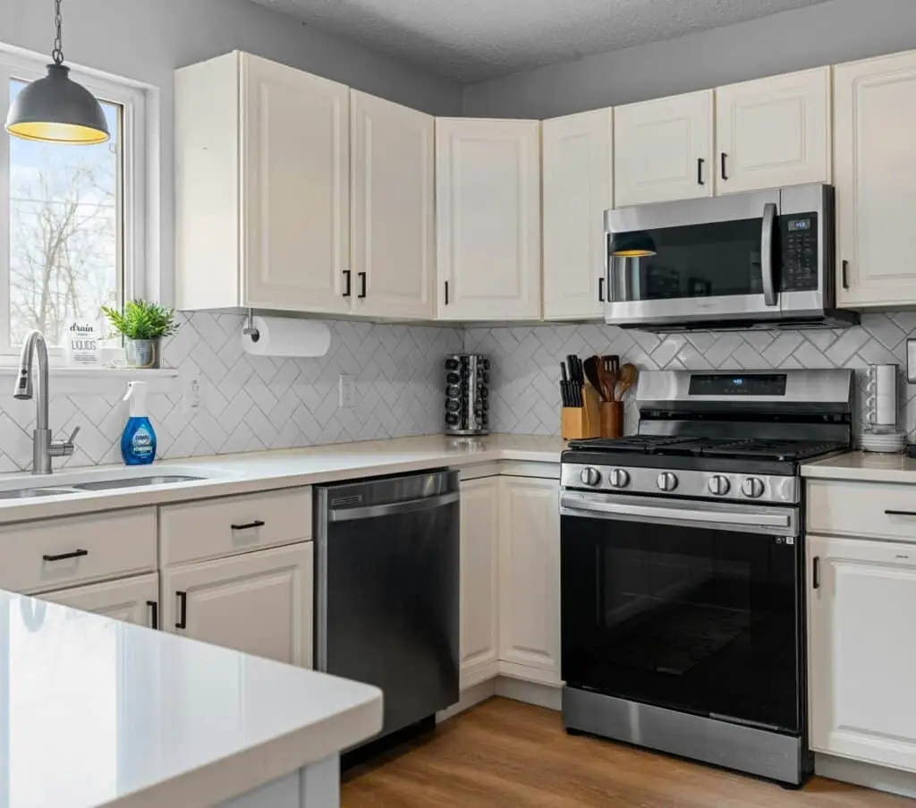professional cabinet painter, charleston wv, cabinet painting, cabinet paint
