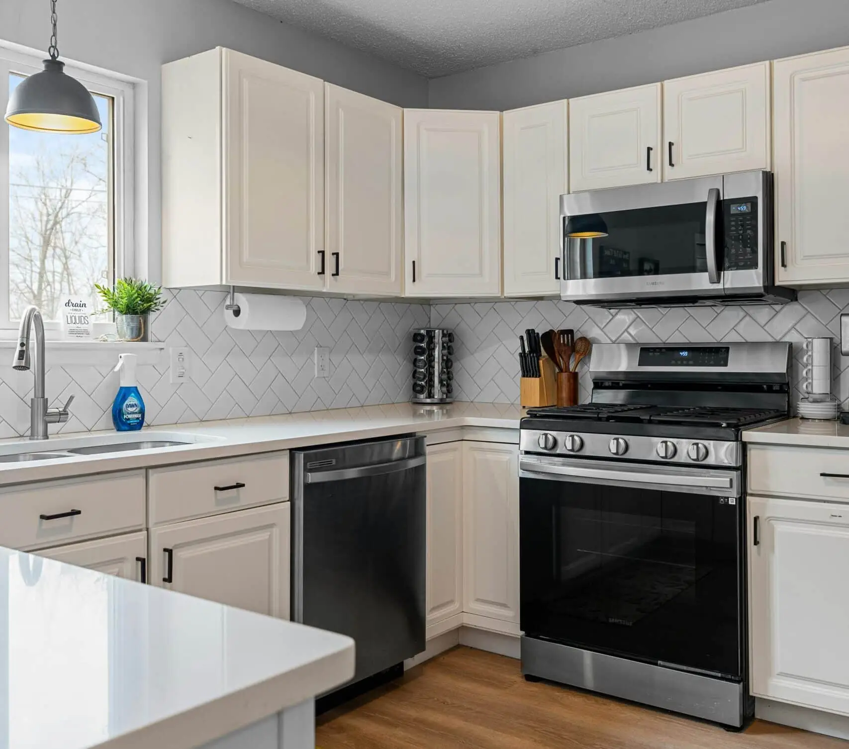 professional cabinet painter, charleston wv, cabinet painting, cabinet paint